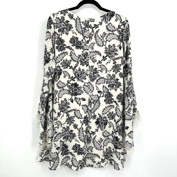 ASTR The Label *Flawed* Black White Floral Bell Sleeve Lace Shift Dress Large - Picture 2 of 7